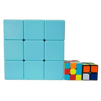comparaison rubik's cube géant et rubik's cubes normaux